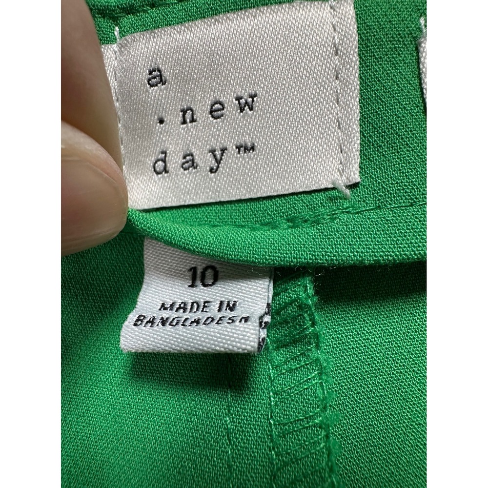 A New Day Green High Rise Pleated Shorts Size 10 Tailored Summer - Picture 7 of 9